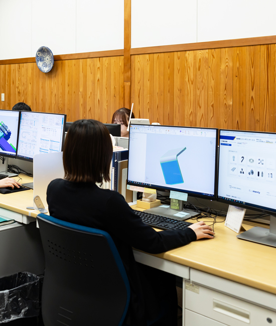 先輩社員の声
